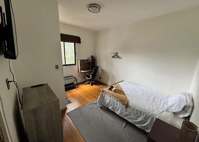 Habitación en casa particular Departamento Remodelado Y Compartido En Roma Sur, Cerca Centro Médico *