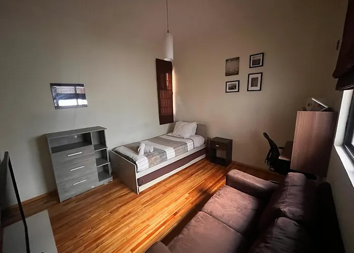 Departamento Remodelado Y Compartido En Roma Sur, Cerca Centro Médico México DF